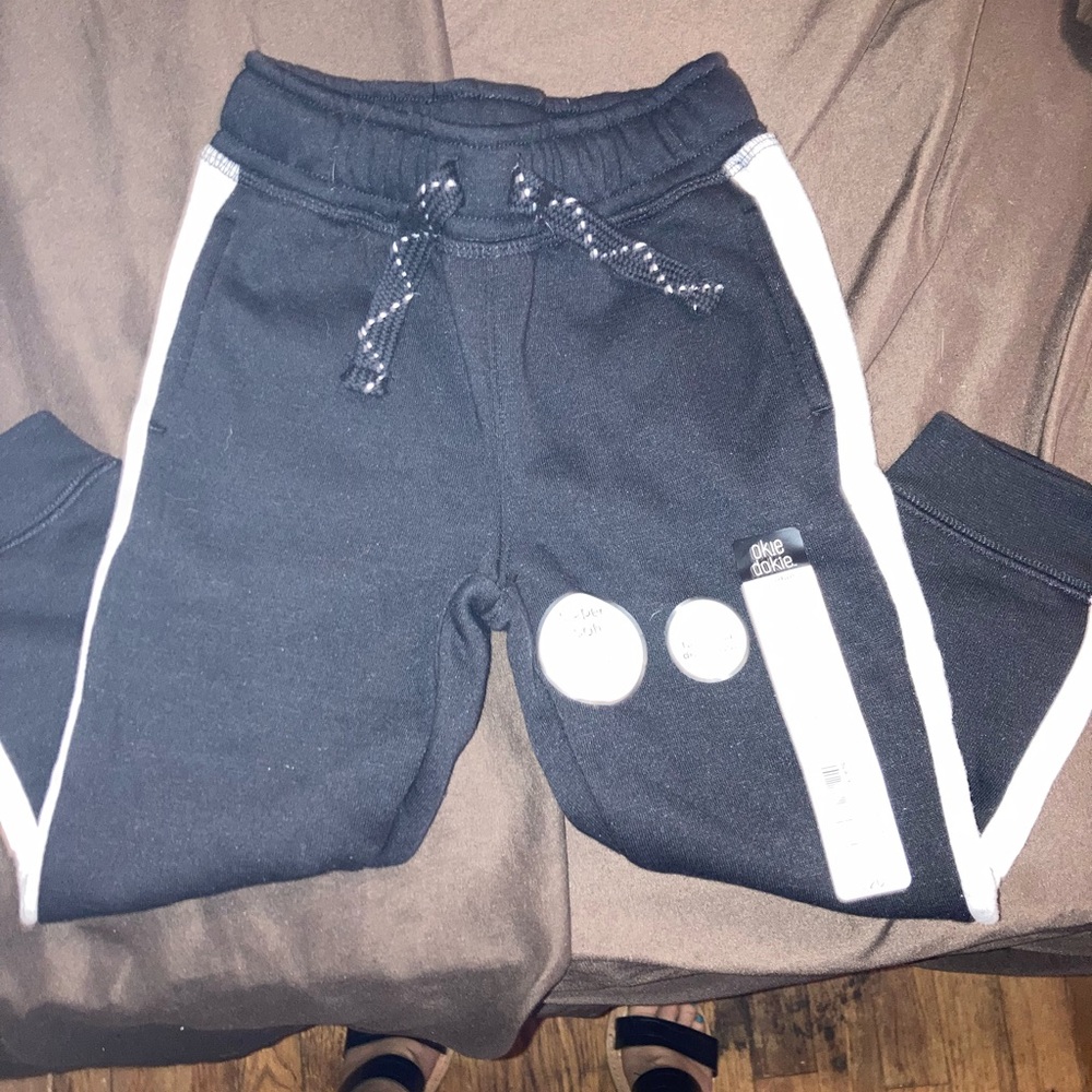 Toddler sweat pants never worn